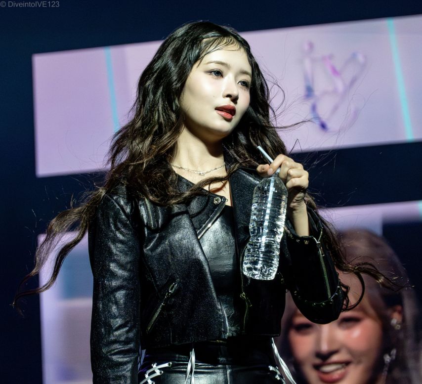 [아이브] 레이1_3.jpg