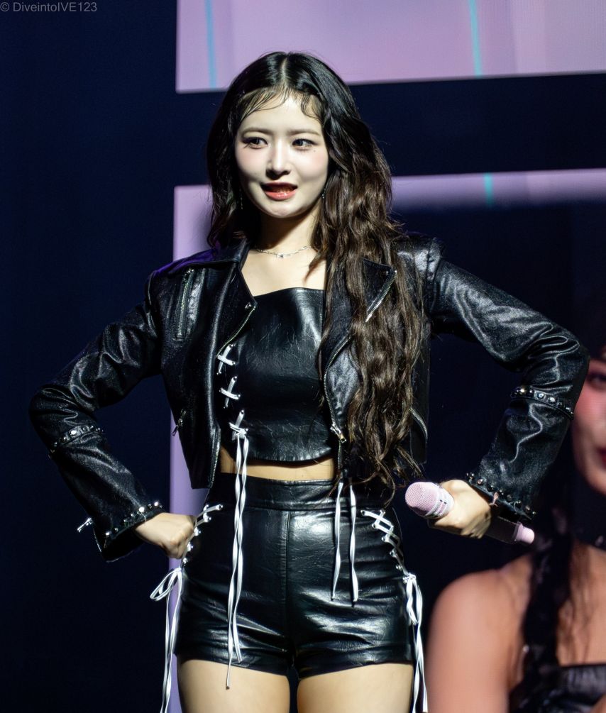 [아이브] 레이1_2.jpg