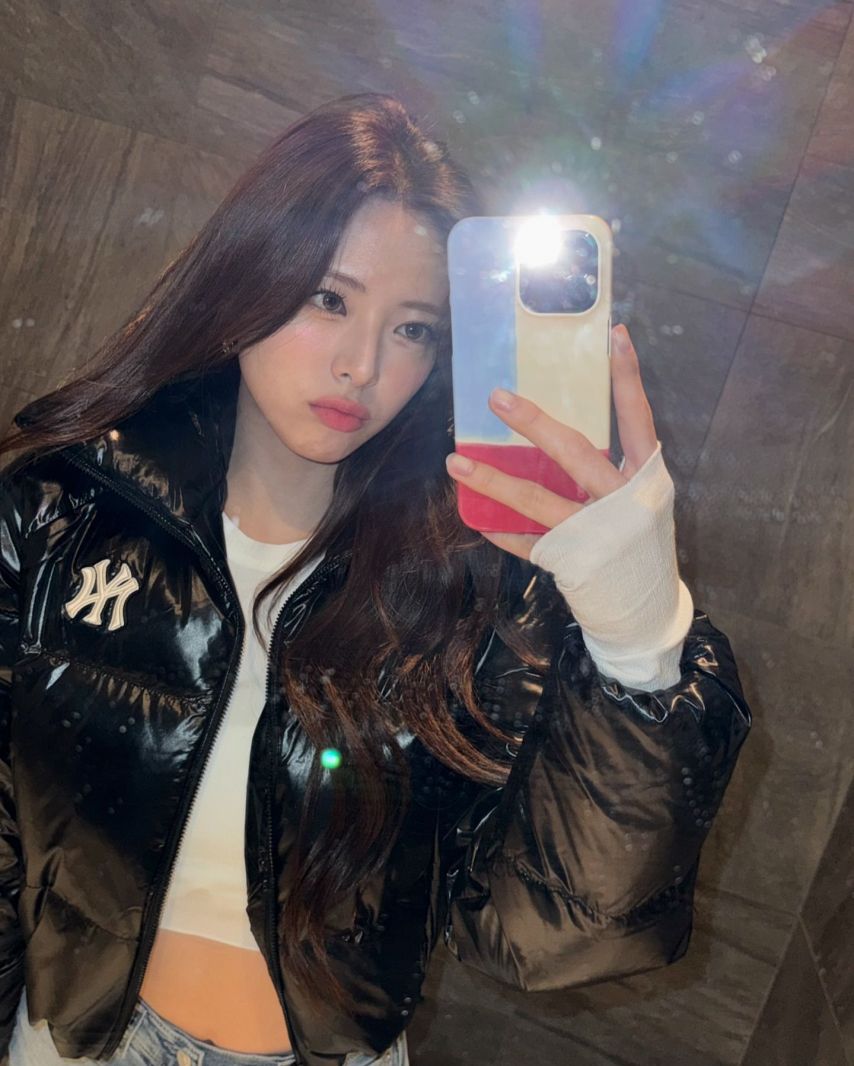 ITZY 유나1_2.jpg