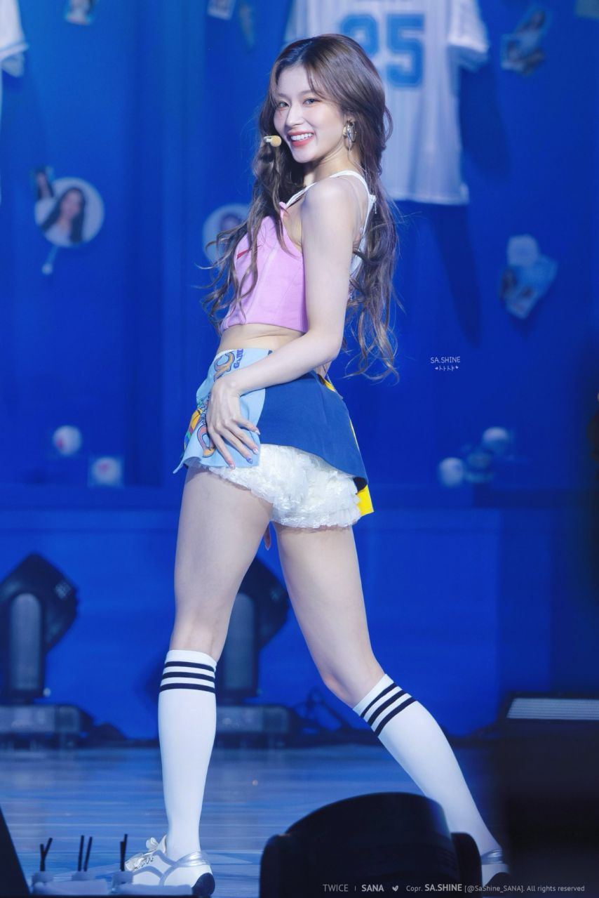 트와이스 사나1_7.jpg