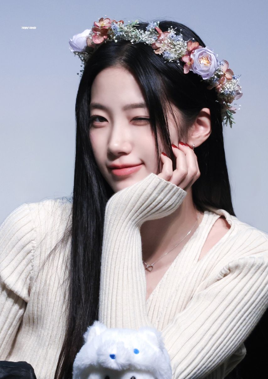 [르세라핌] 카즈하1_1.jpg