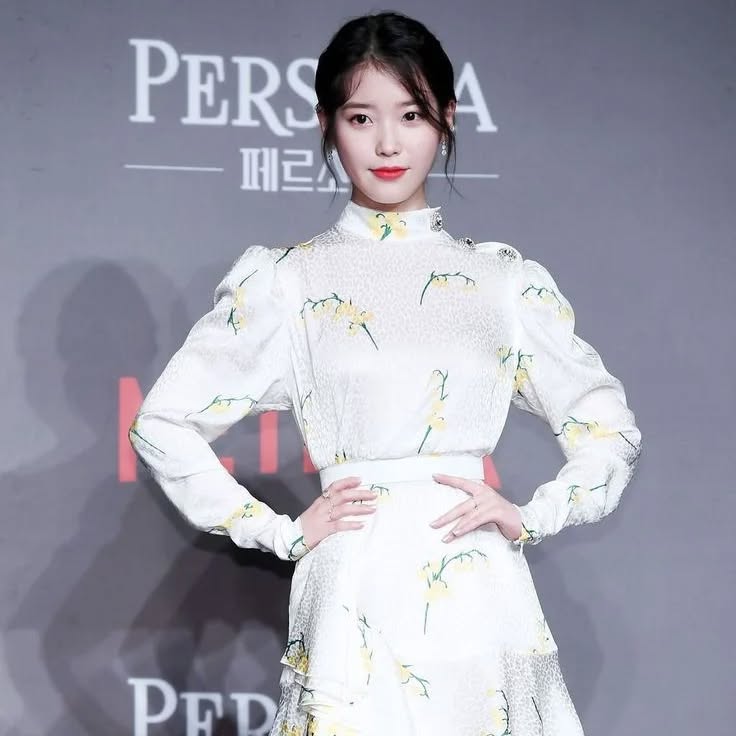 아이유2_2.webp.jpg