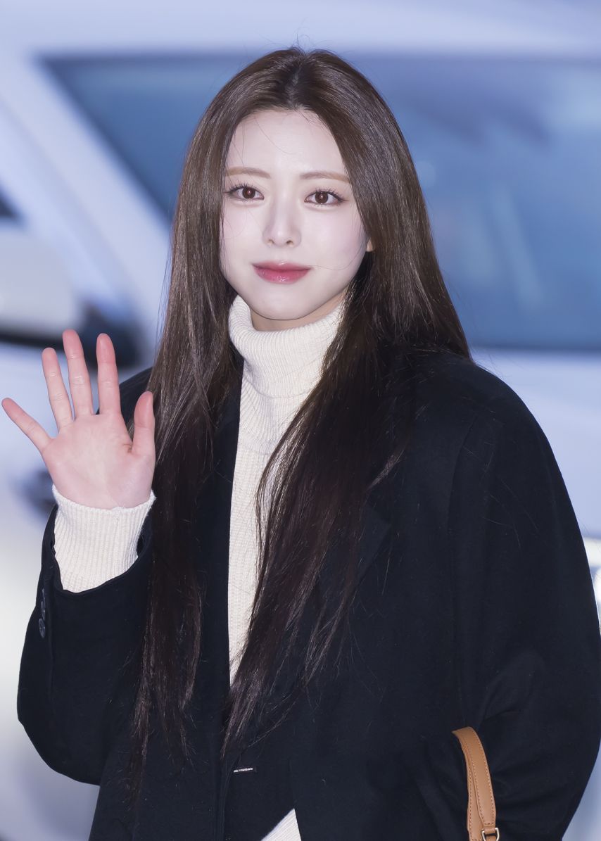 ITZY 유나1_4.jpg
