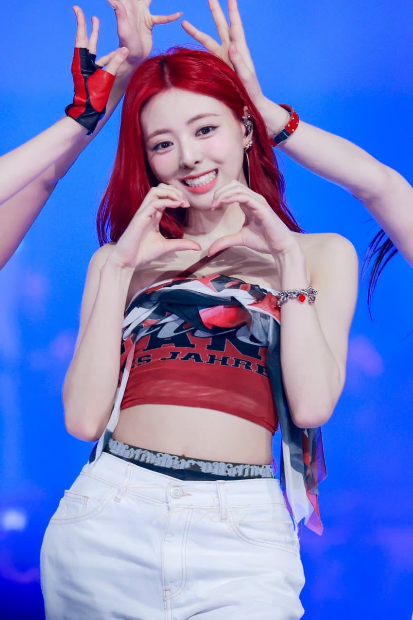 [ITZY] 유나1_3.jpg