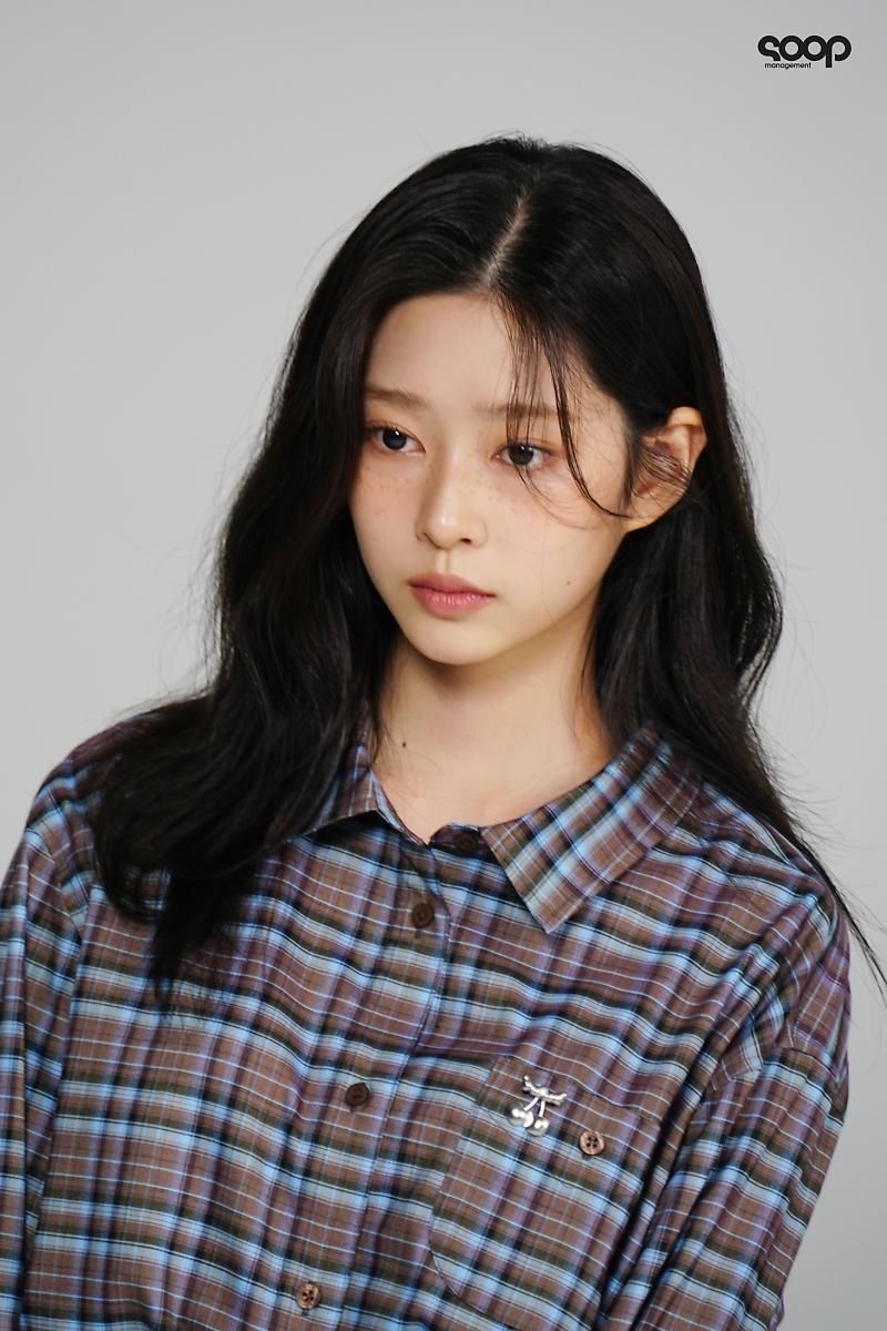 주근깨 메이크업 한 김민주 화보.jpg1_4.jpg