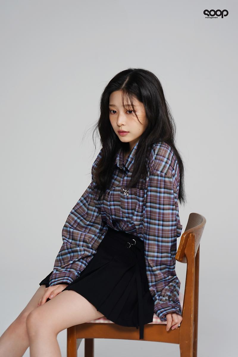 주근깨 메이크업 한 김민주 화보.jpg1_5.jpg