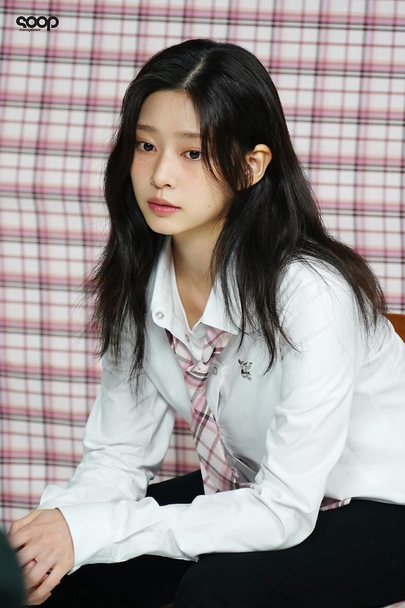 주근깨 메이크업 한 김민주 화보.jpg1_9.jpg