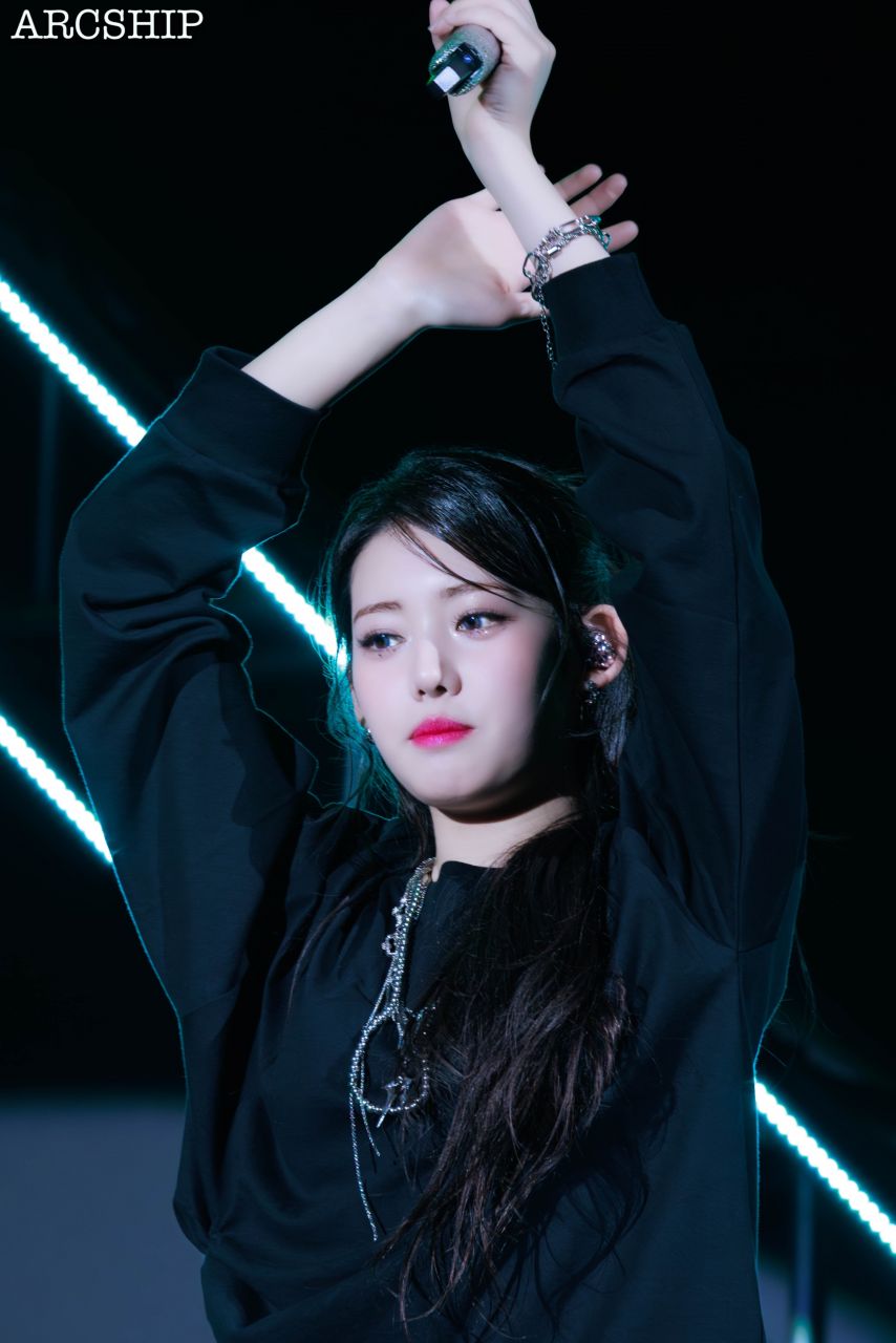 베이비몬스터 로라 (3)