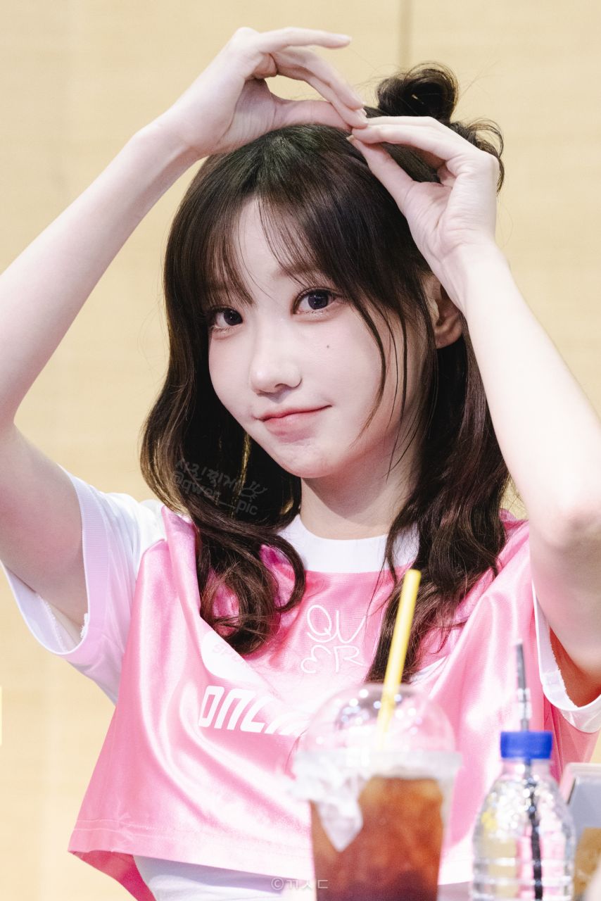 [QWER] 마젠타1_3.jpg