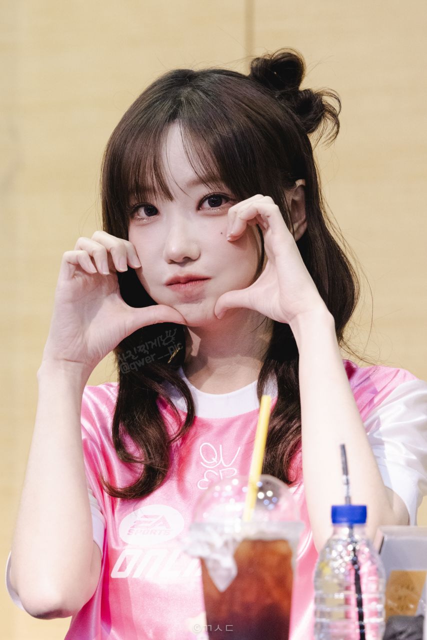 [QWER] 마젠타1_1.jpg