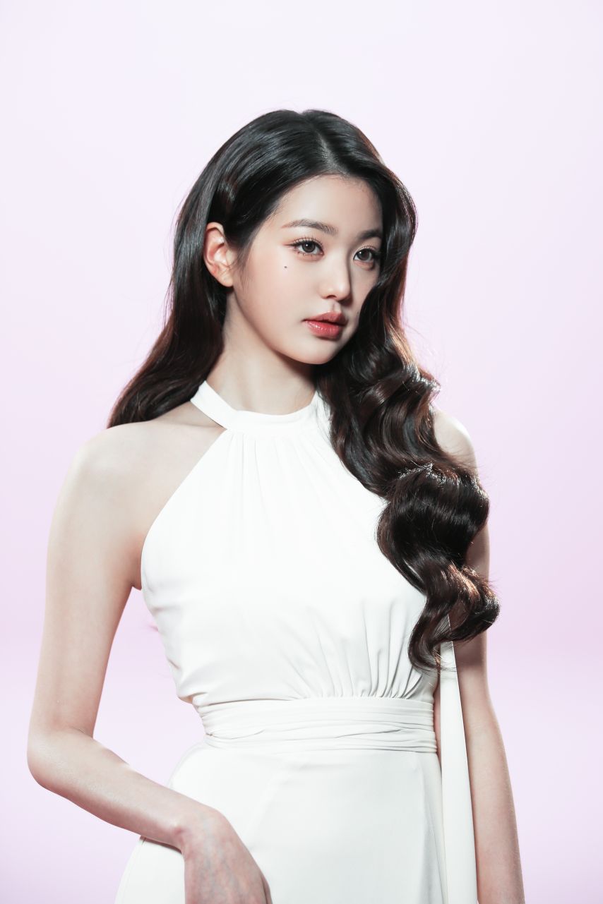 아이브 장원영 X ‘dyson’ 광고 촬영 현장 비하인드1_3.jpeg