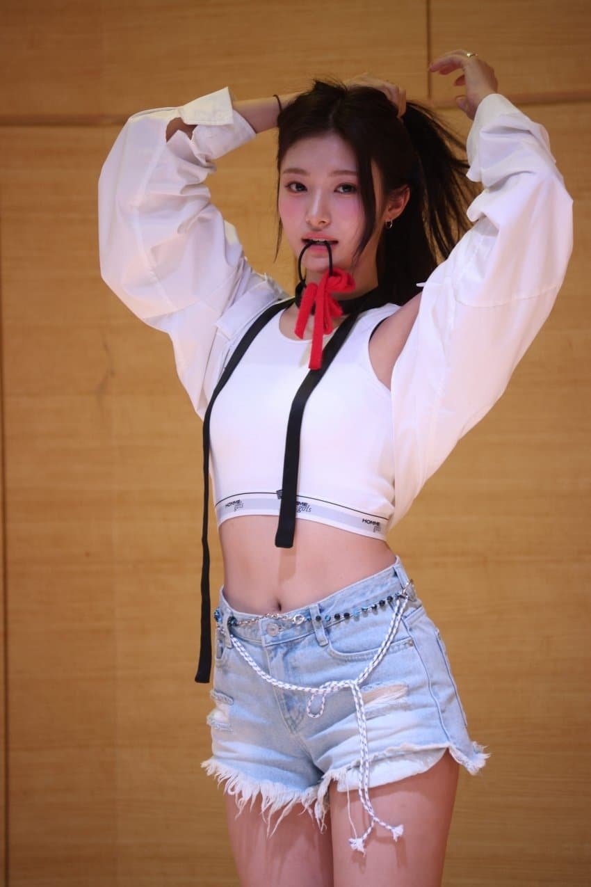 요즘 몸매로 핫하다는 오드유스 써머1_2.jpg