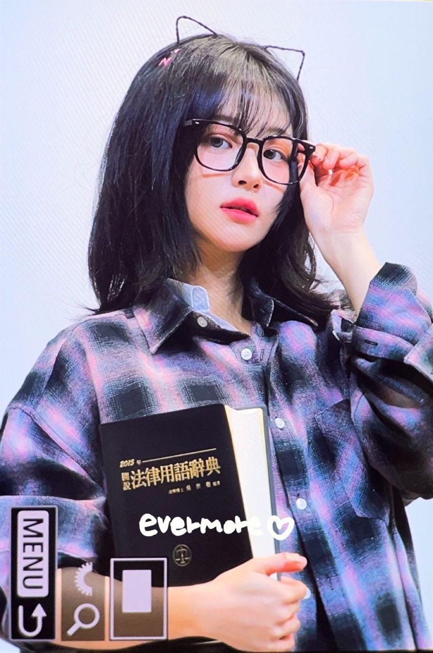 [QWER] 쵸단1_2.jpg