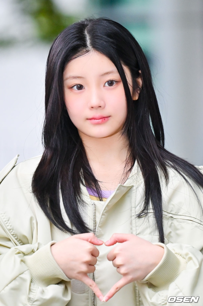 아일릿 원희1_1.jpg