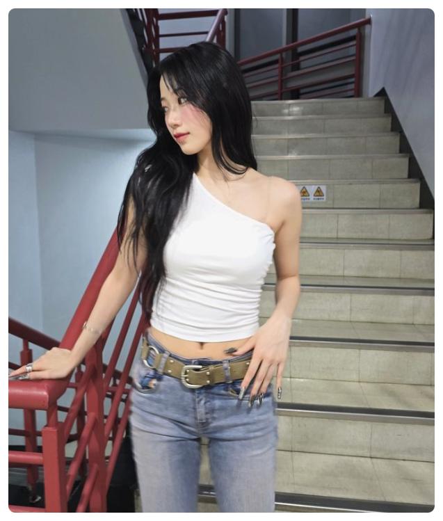 르세라핌 카즈하1_3.png.jpg