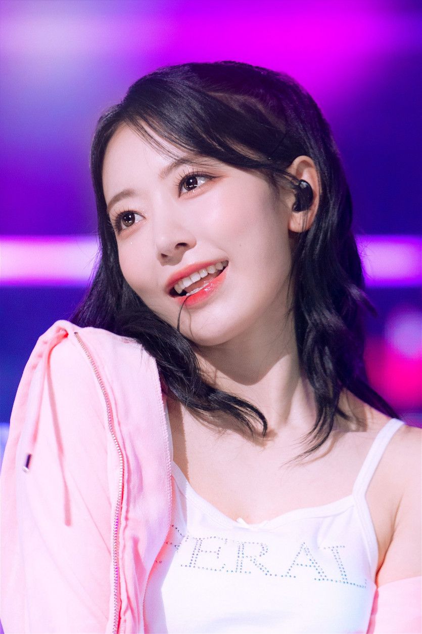 르세라핌 사쿠라1_2.jpg