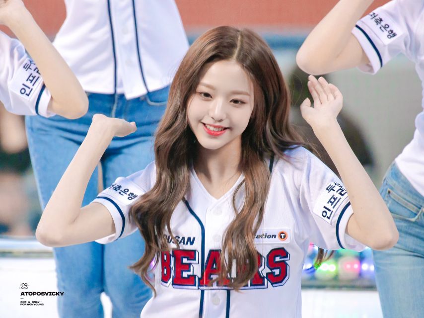 [아이브] 프로야구 개막 특집 장원영 시구1_12.jpg