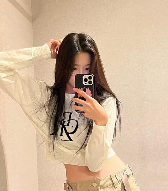 와이셔츠만 걸친 여친 느낌 김민주1_9.png.jpg