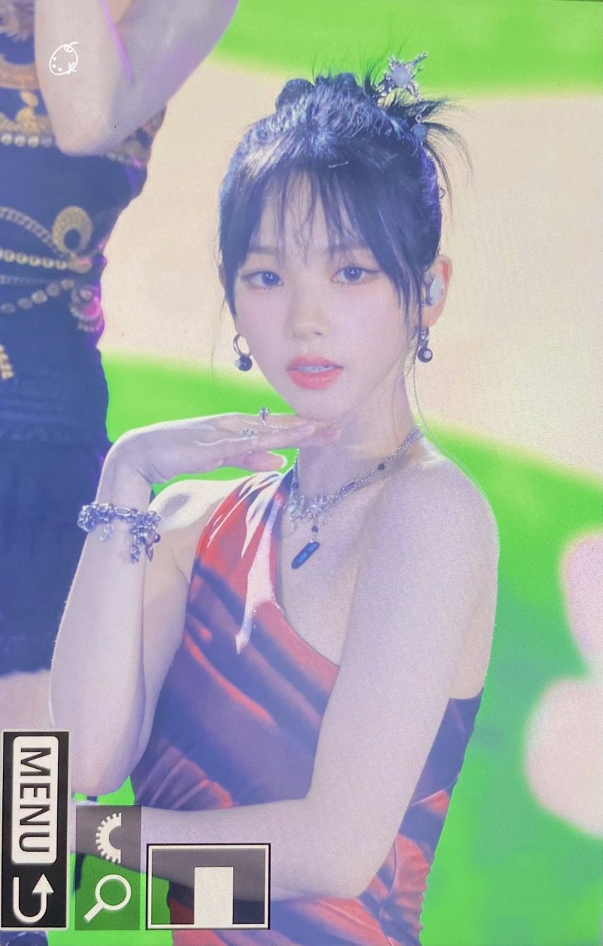 머리올린 흑단발 카리나 미모1_4.jpg
