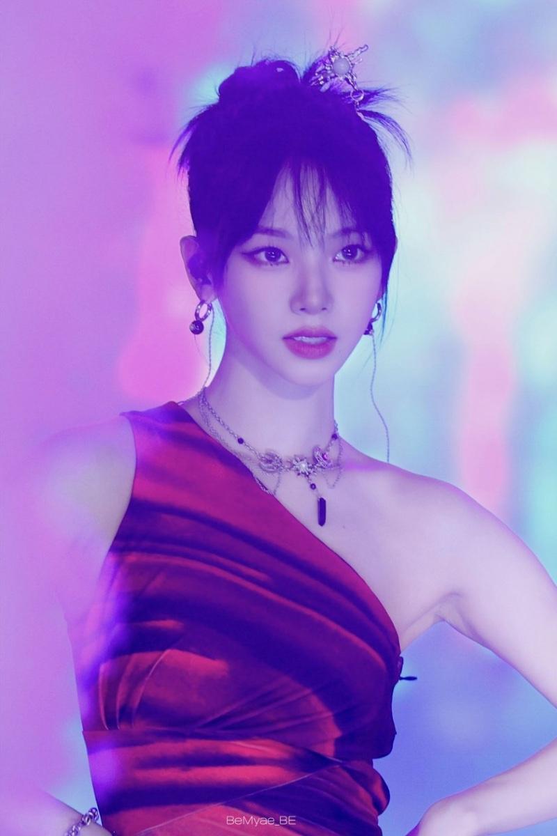 머리올린 흑단발 카리나 미모2_1.jpg