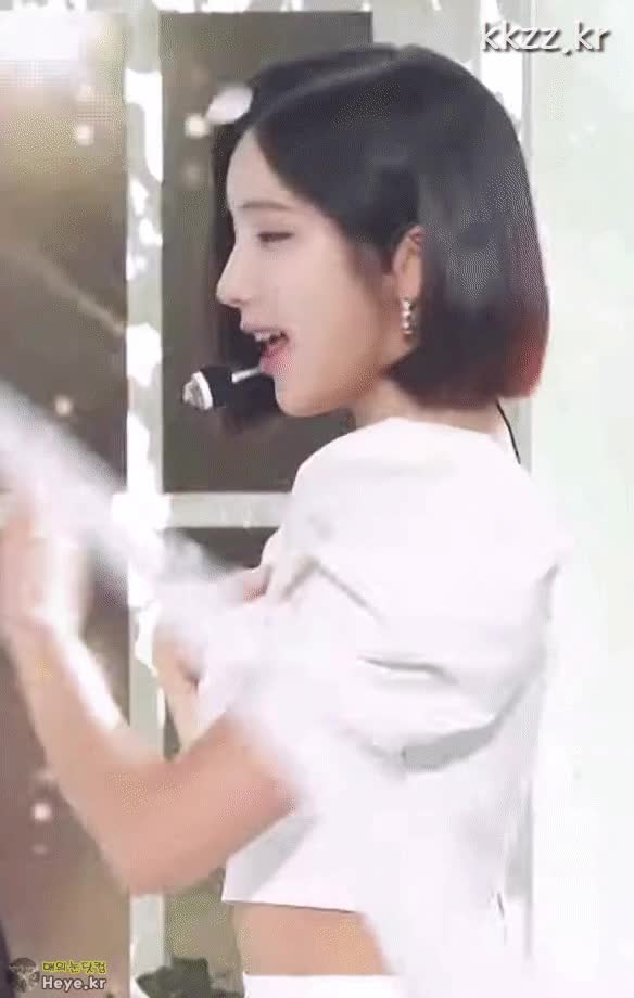 2ea6338dc267bb26288a1aeffc6c4517_1678110394_208.gif