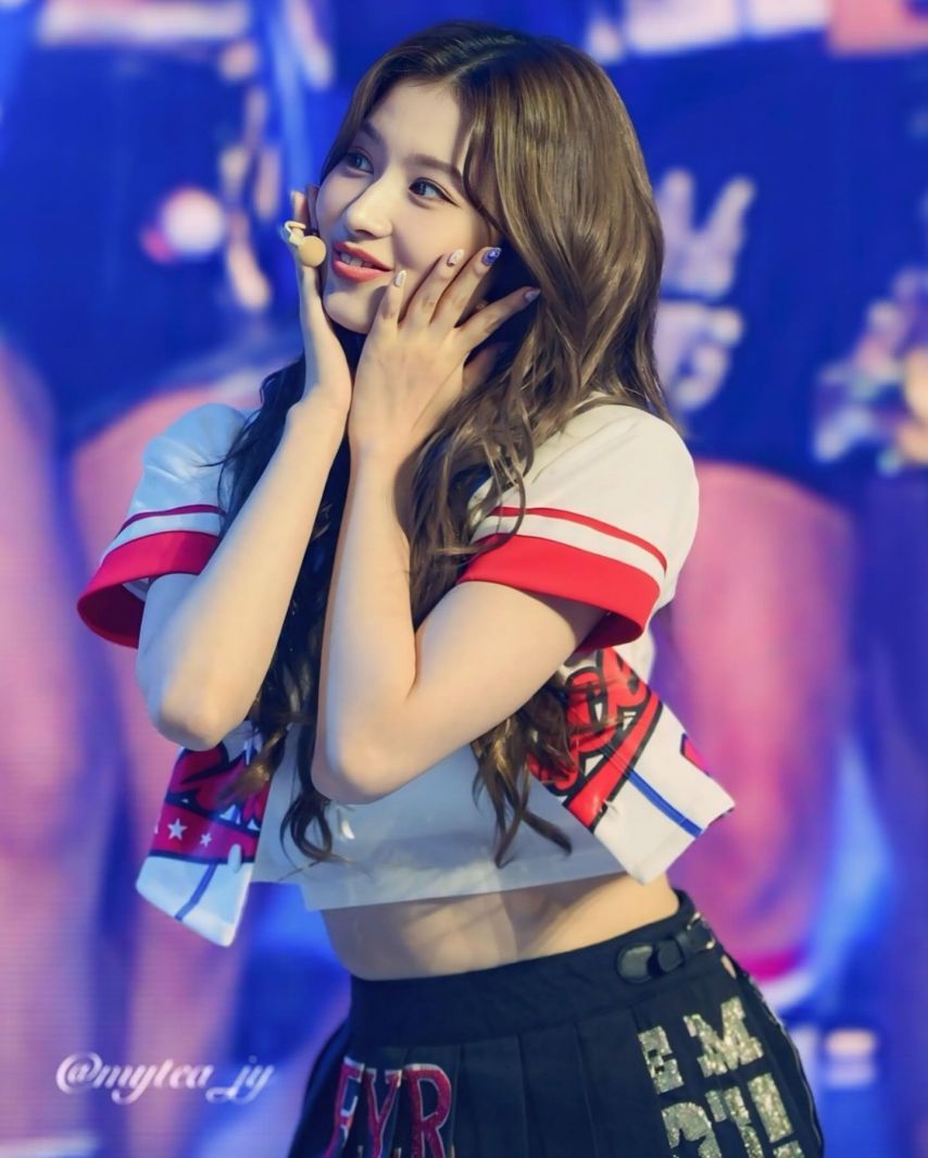 트와이스 사나1_4.jpg