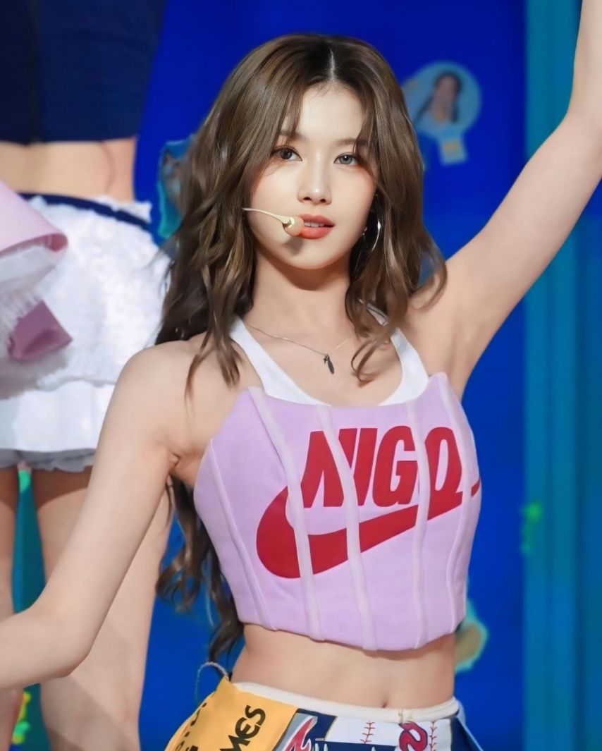 트와이스 사나1_6.jpg