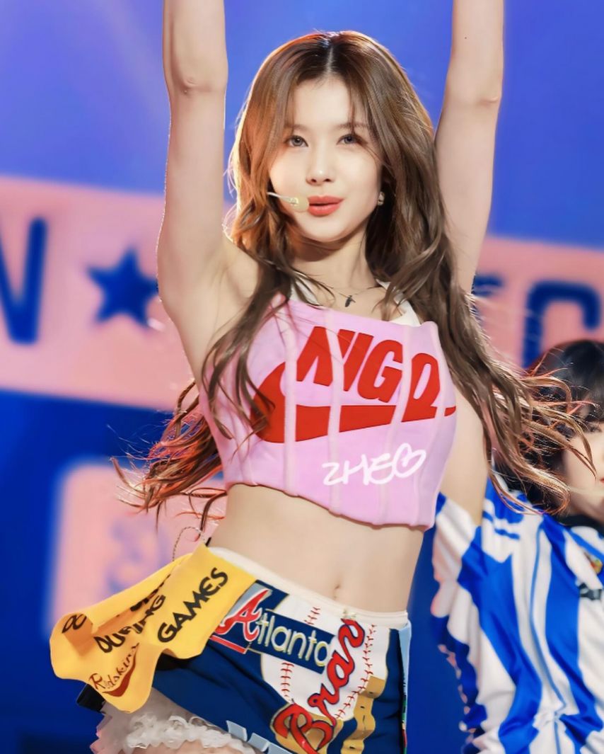 트와이스 사나1_9.jpg