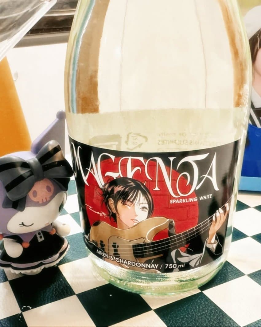 QWER 마젠타1_2.jpg