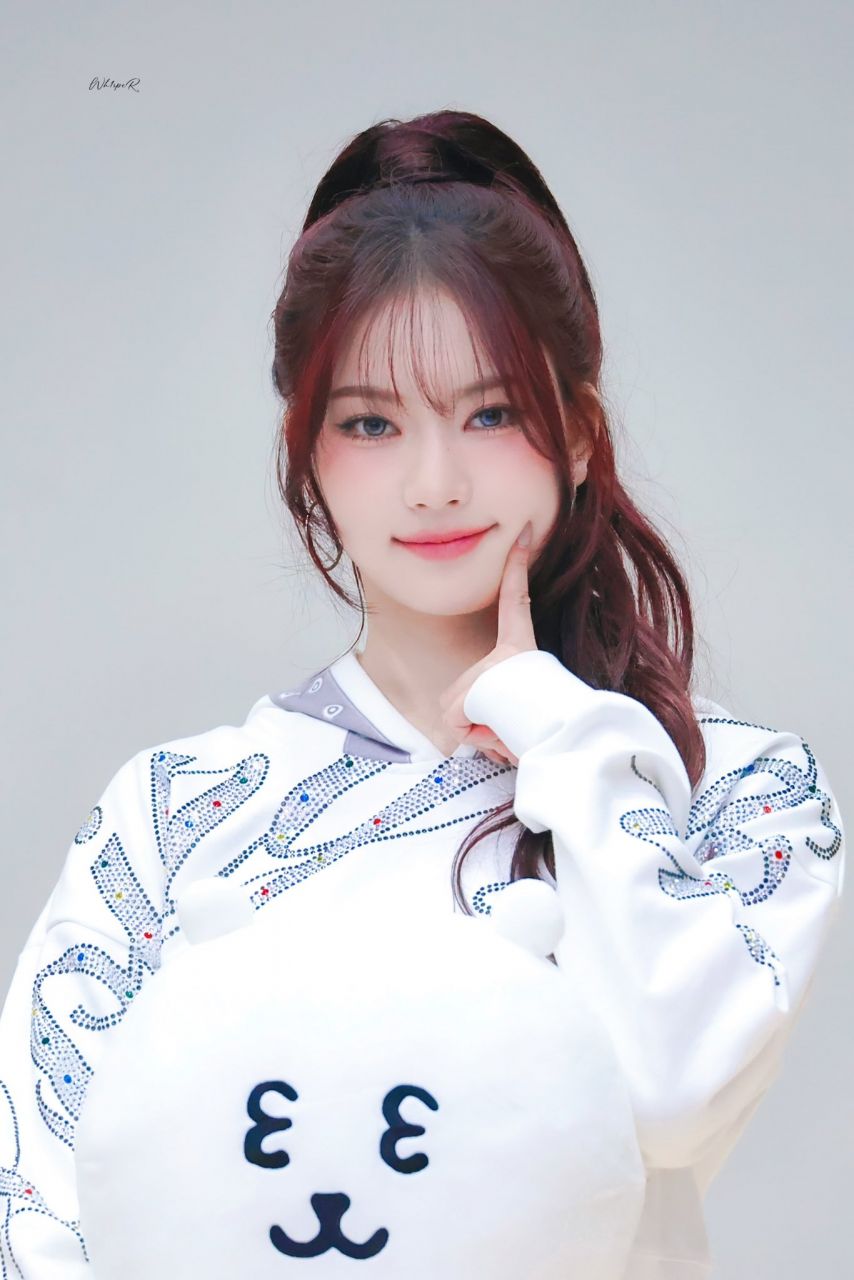 스테이씨 아이사1_3.jpg