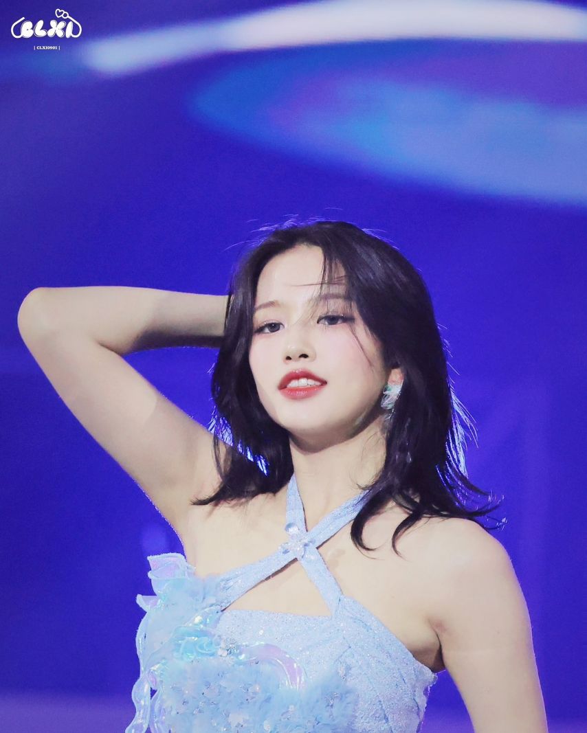 아이브 안유진1_2.jpg