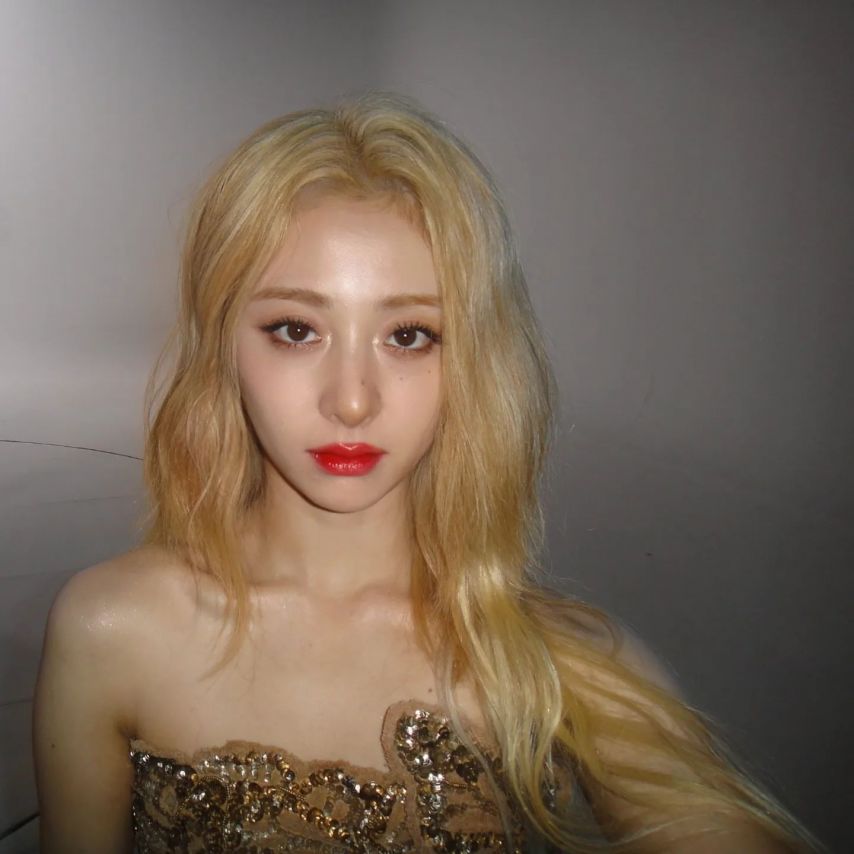 르세라핌 사쿠라,허윤진,카즈하1_27.webp.jpg