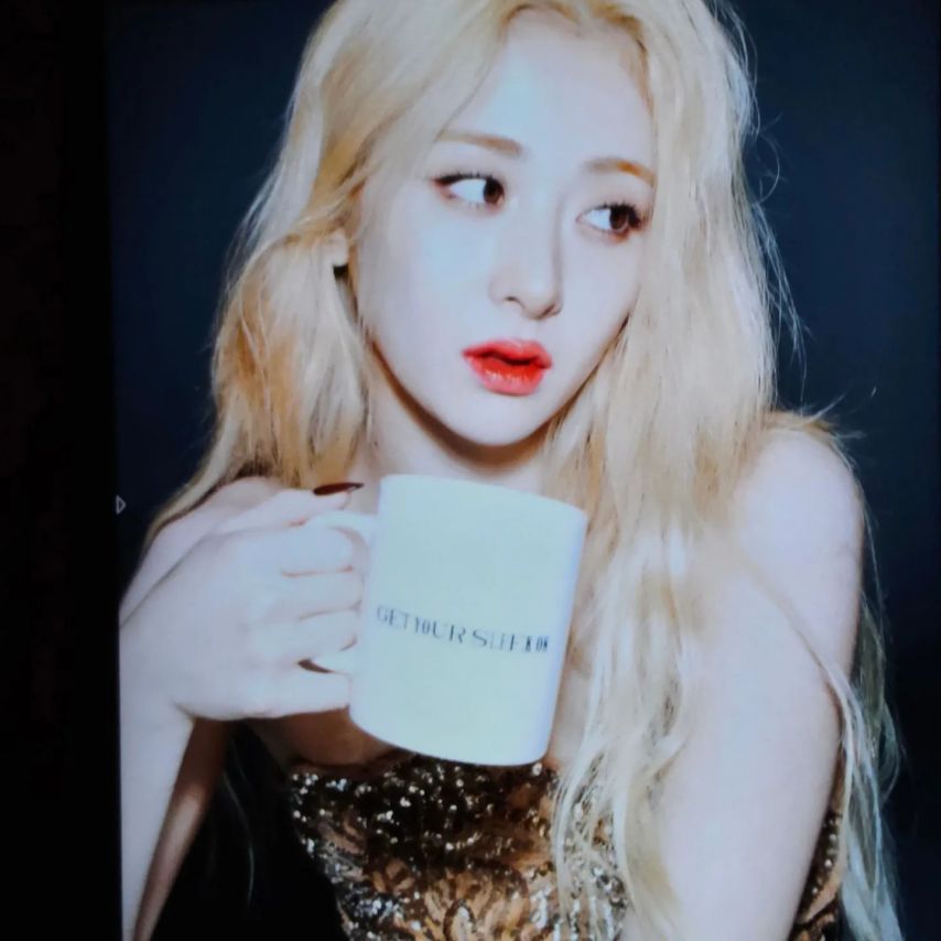 르세라핌 사쿠라,허윤진,카즈하1_23.webp.jpg