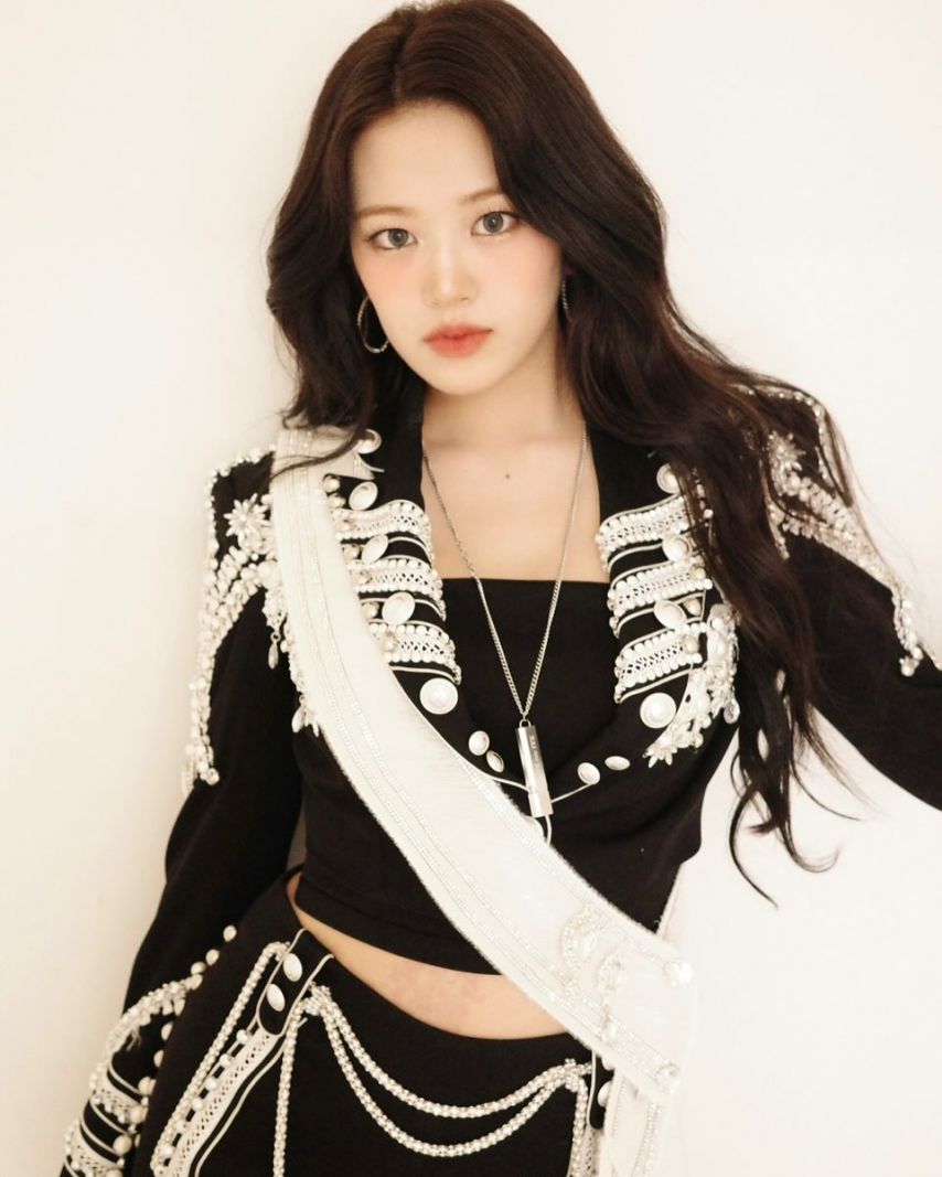 아이브 안유진1_4.jpg