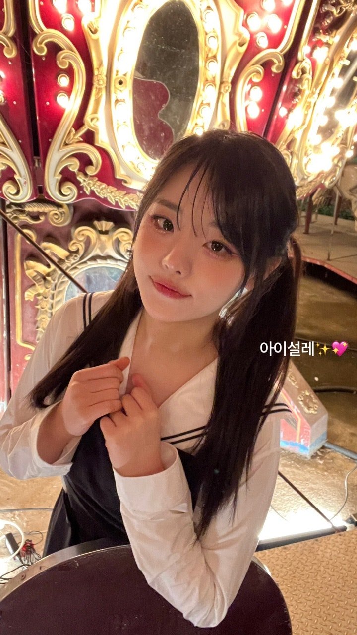 QWER 히나1_1.jpg