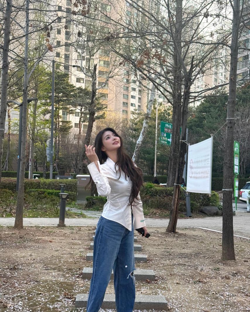 프로미스나인 이나경1_4.jpg