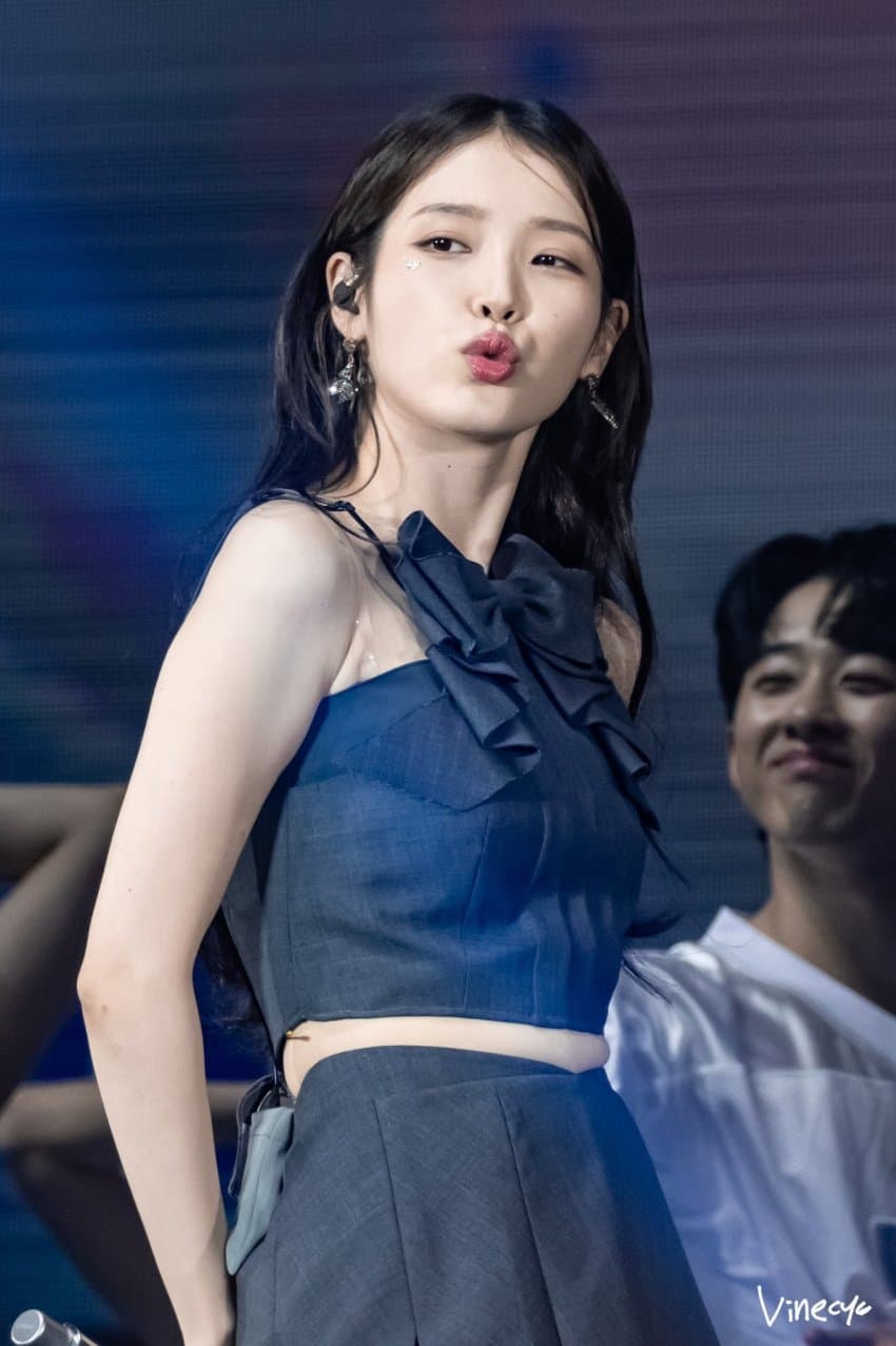 아이유1_2.jpg