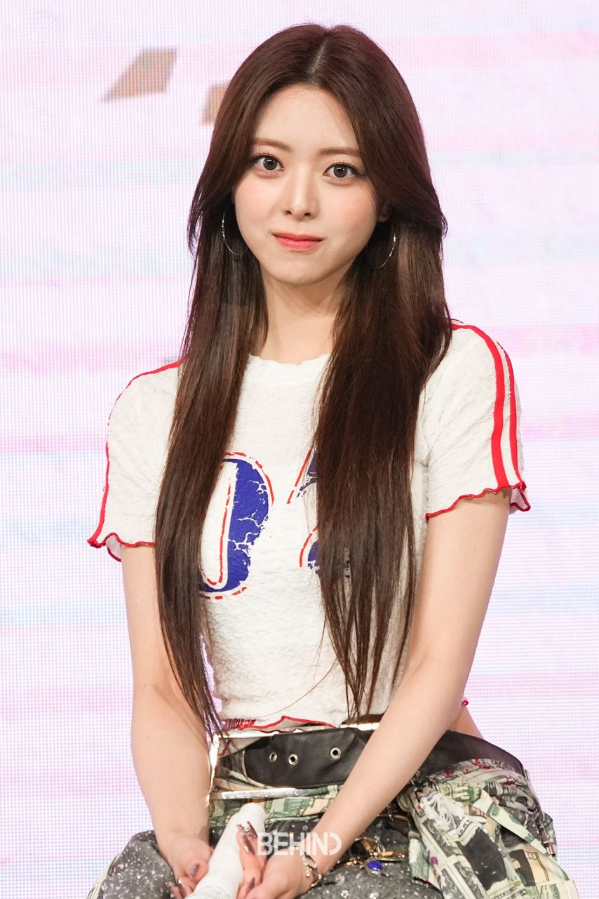 ITZY-유나1_5.jpg