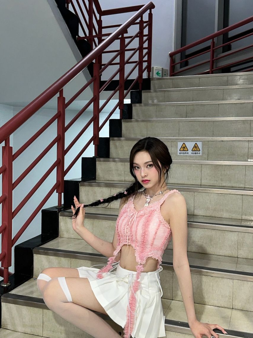 베이비몬스터 치키타1_2.jpg