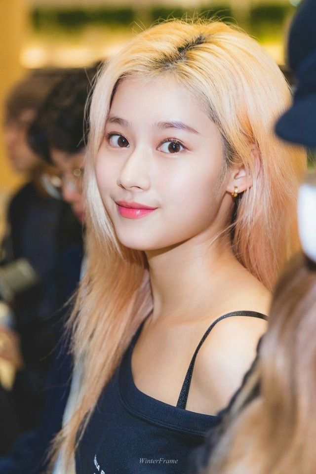 트와이스 사나3_1.jpg