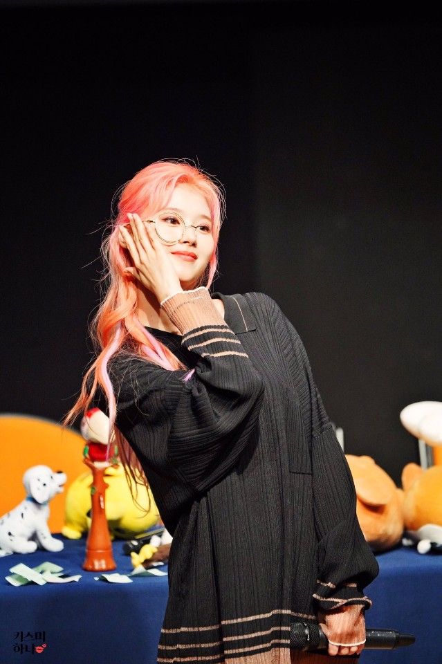 트와이스 사나3_3.jpg