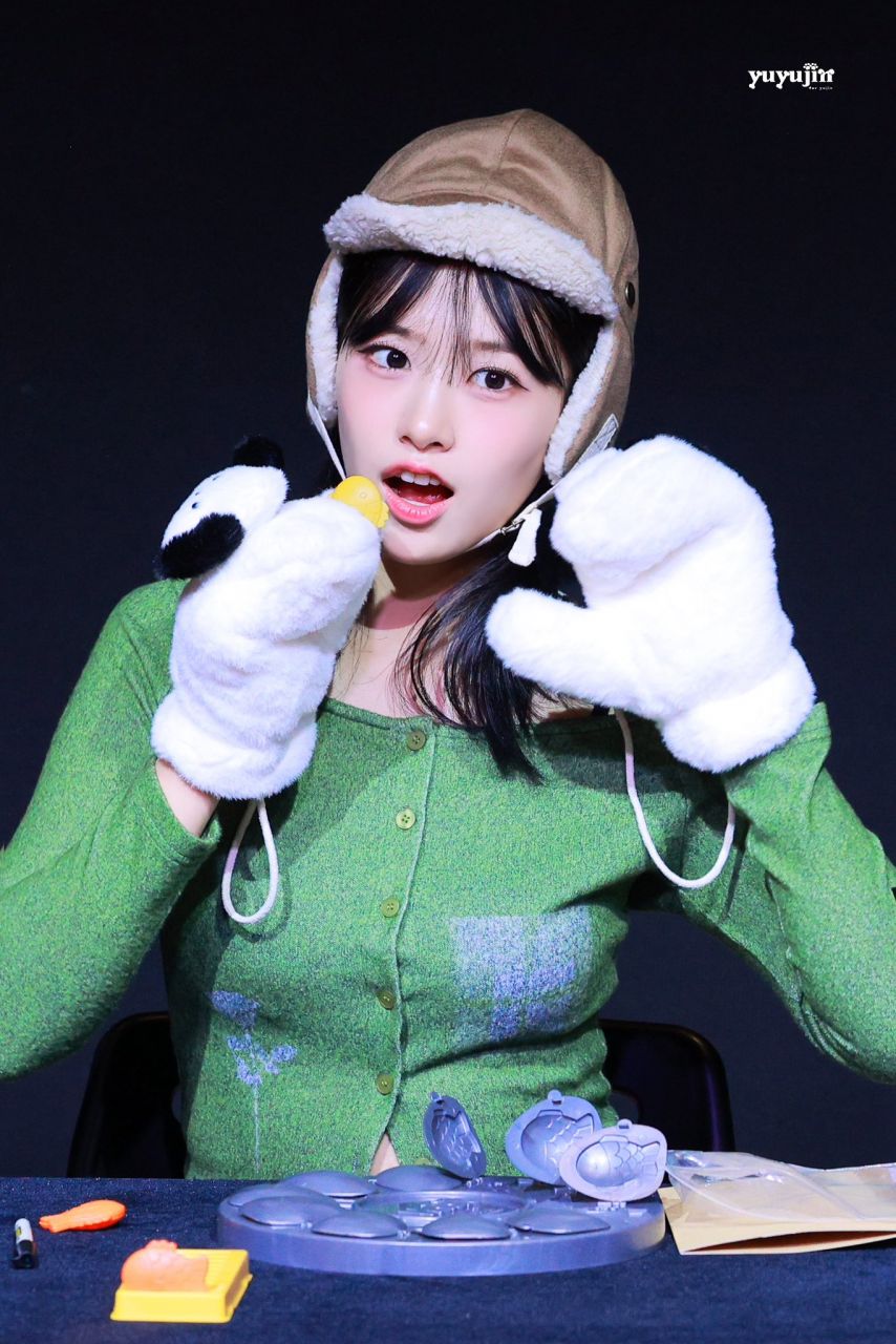 어제 아이브 안유진1_7.jpg