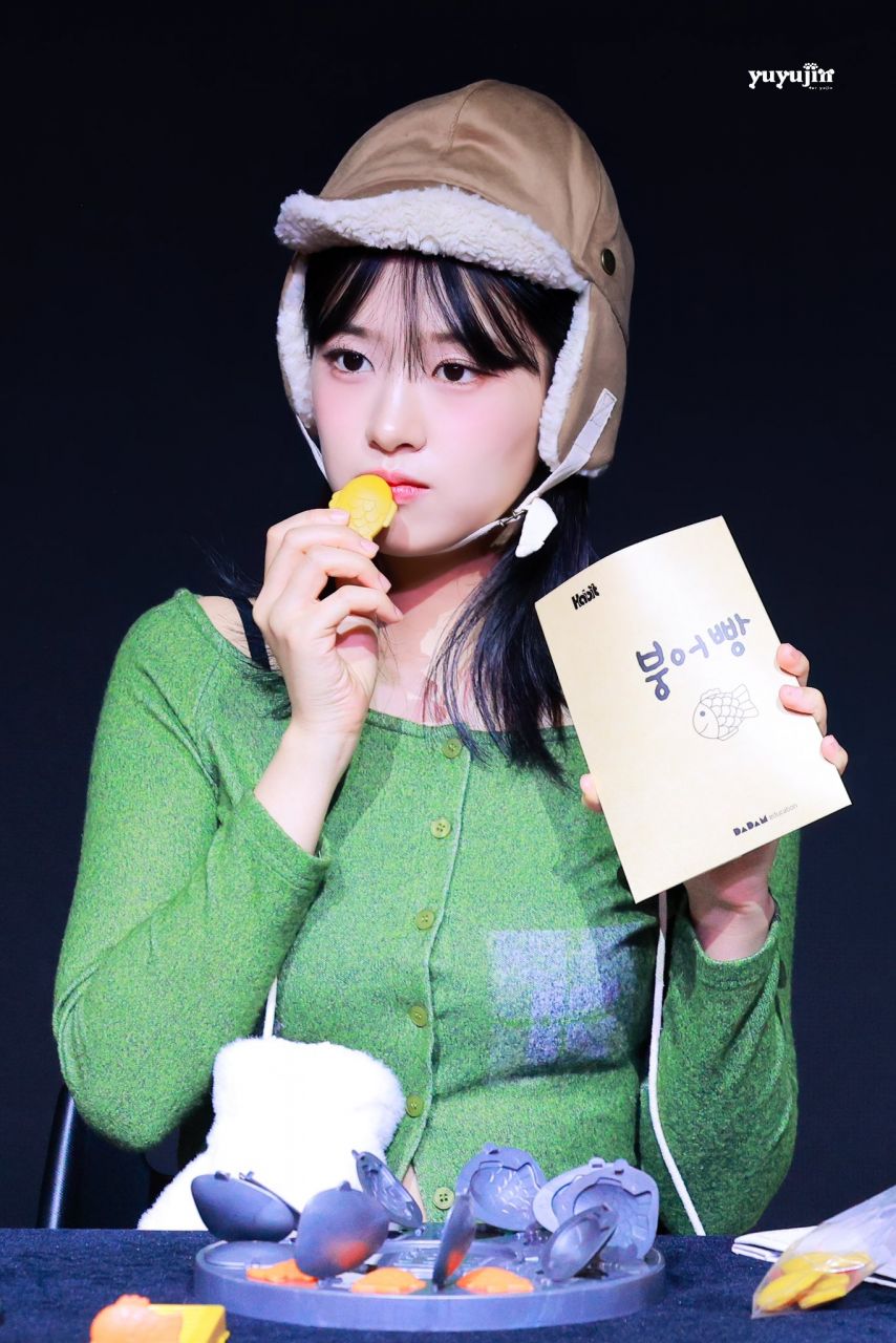 어제 아이브 안유진1_8.jpg