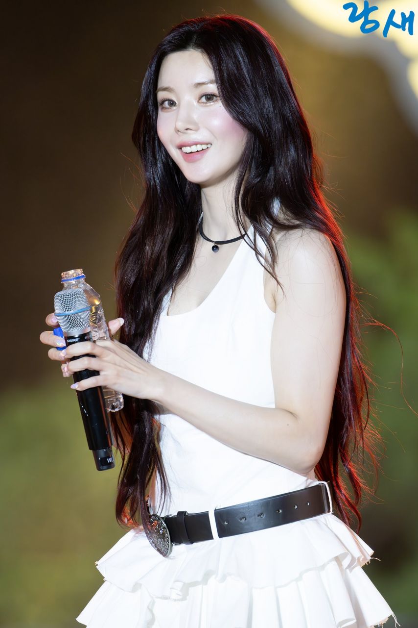 [아이즈원] 권은비 고화질 바탕화면1_5.jpg