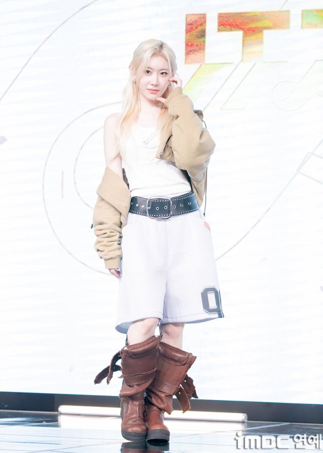 있지 채령1_4.jpg