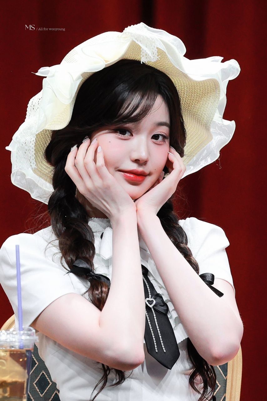 아이브 장원영1_9.jpg