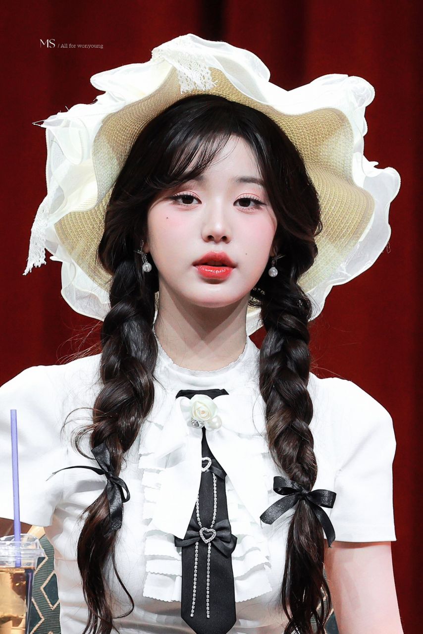 아이브 장원영1_7.jpg