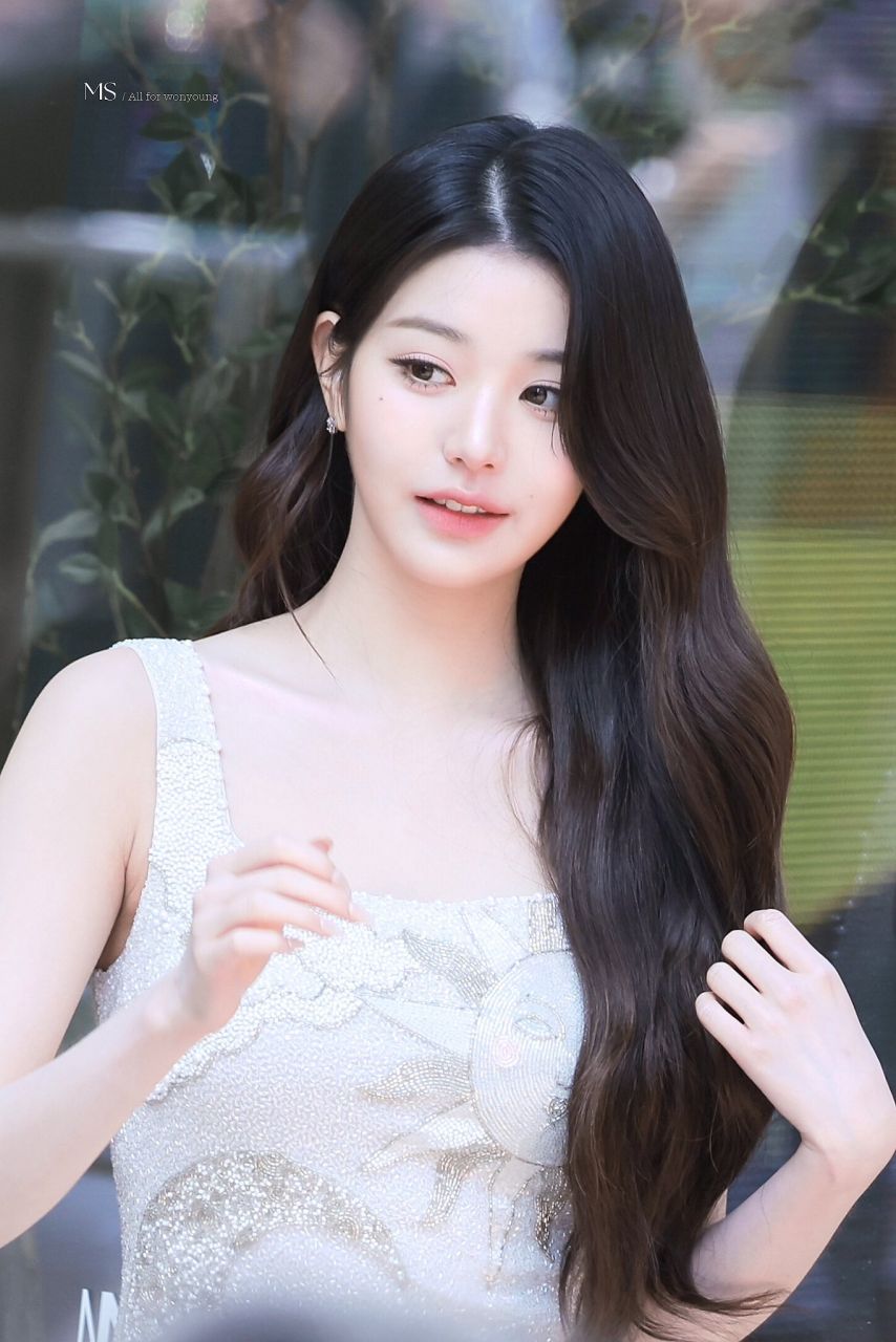 아이브 장원영1_1.jpg
