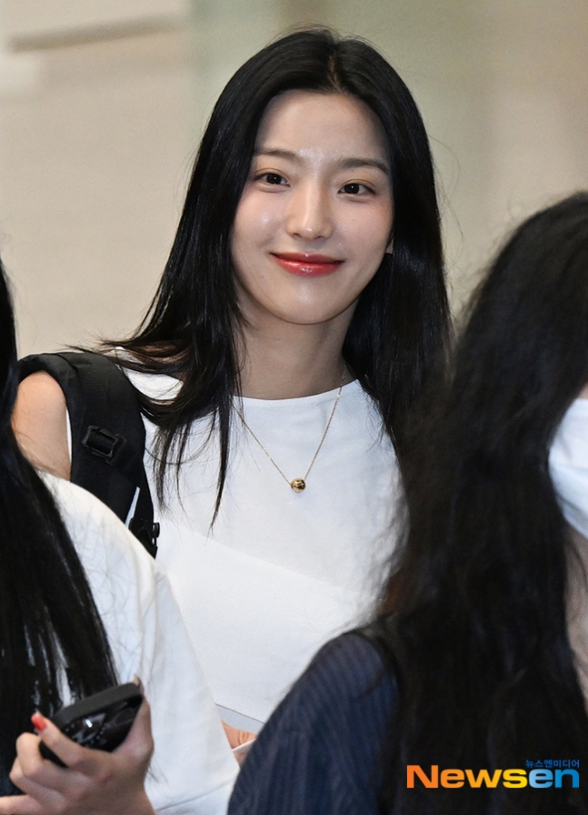 프로미스나인 이새롬1_2.jpg
