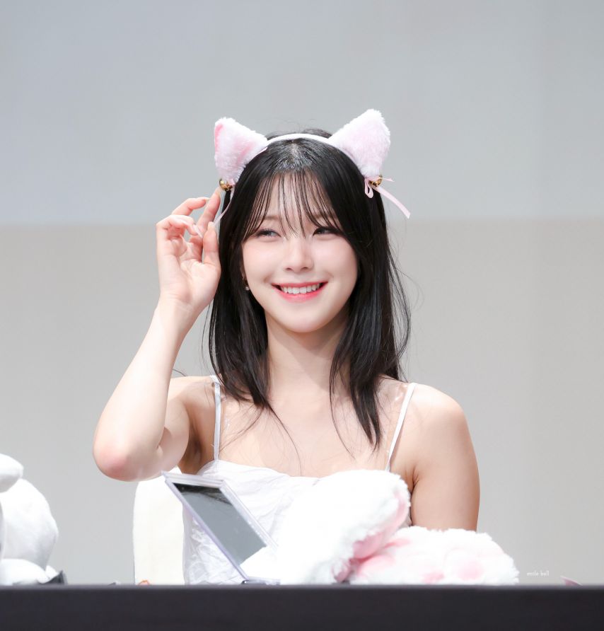 프로미스나인 백지헌1_5.jpg